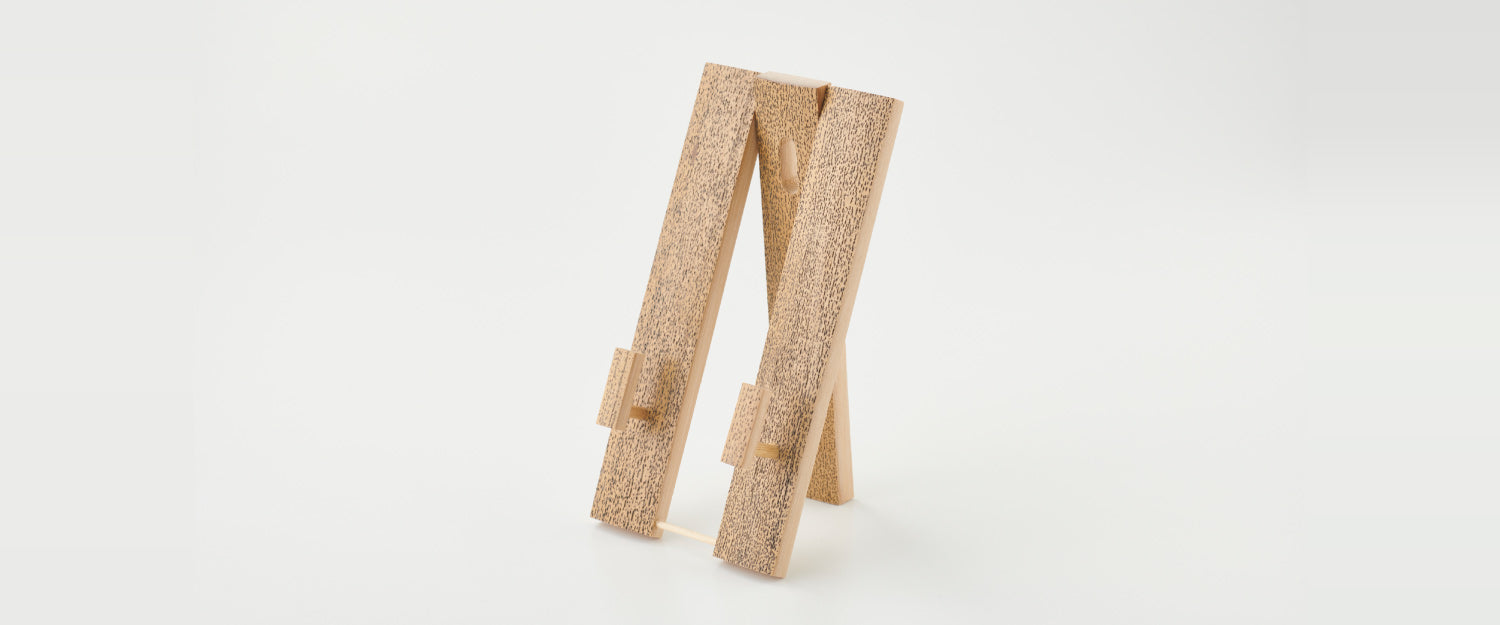 Display stand for folding fan [large]